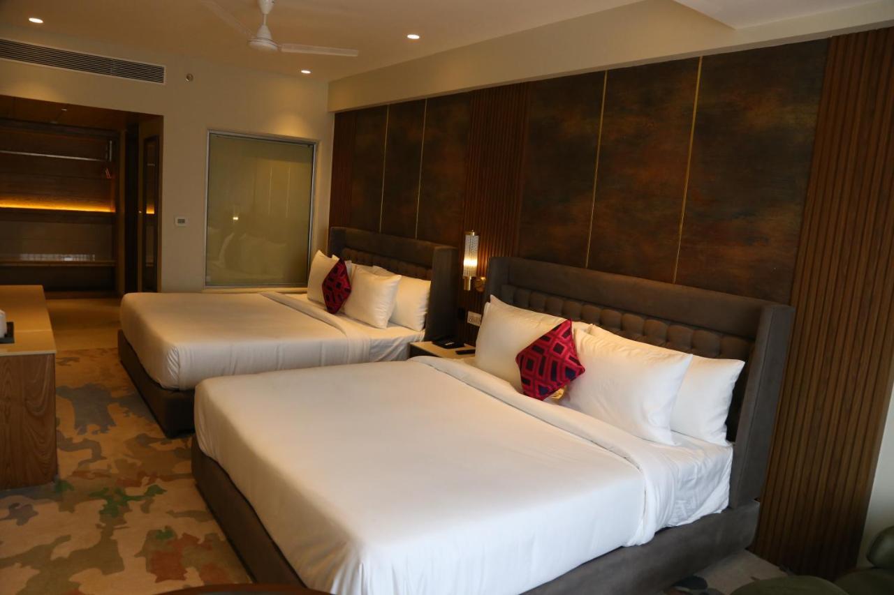 Dreamz Inn & Suites Zirakpur Exterior foto